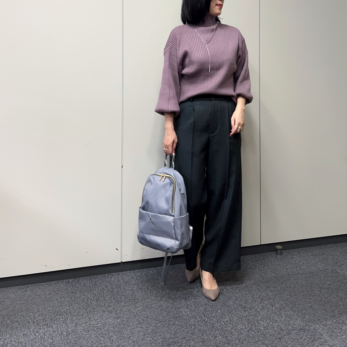 大人っぽいリュックコーデ