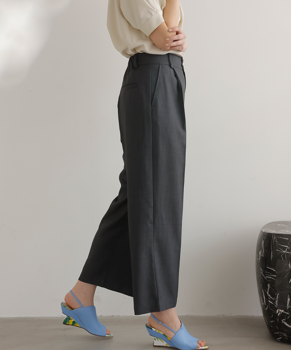 ★新商品★ドライタッチグレーセンタープレスパンツ | WEBストア | ファッションレンタル【EDIST. CLOSET】